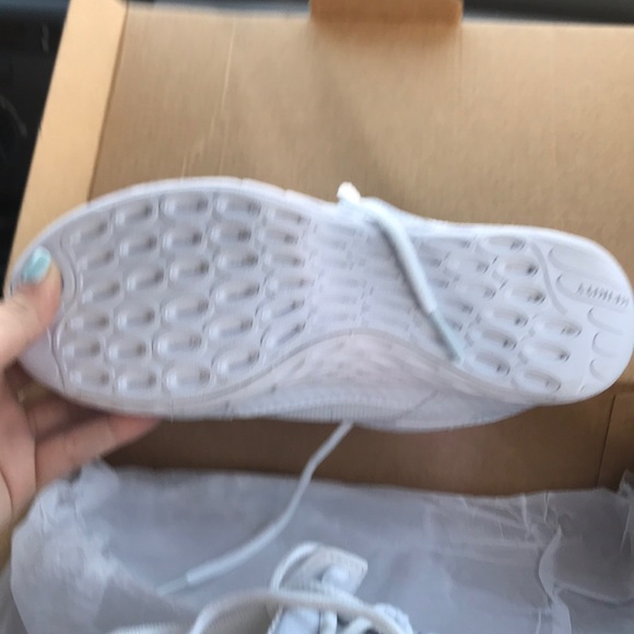 Nfinity Rival Sneakers - Picture 3 of 4